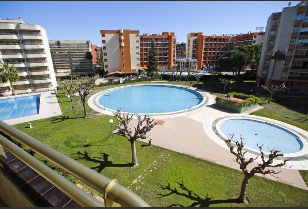 Apartamento En Salou Con 3 Piscinas Junto A Port Aventura Luaran gambar