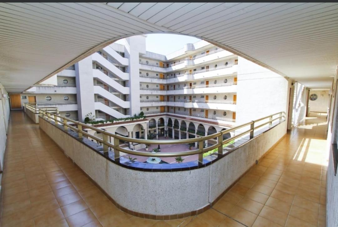 Apartamento En Salou Con 3 Piscinas Junto A Port Aventura Luaran gambar